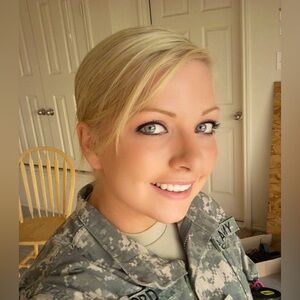 Meet your Posher, Alison